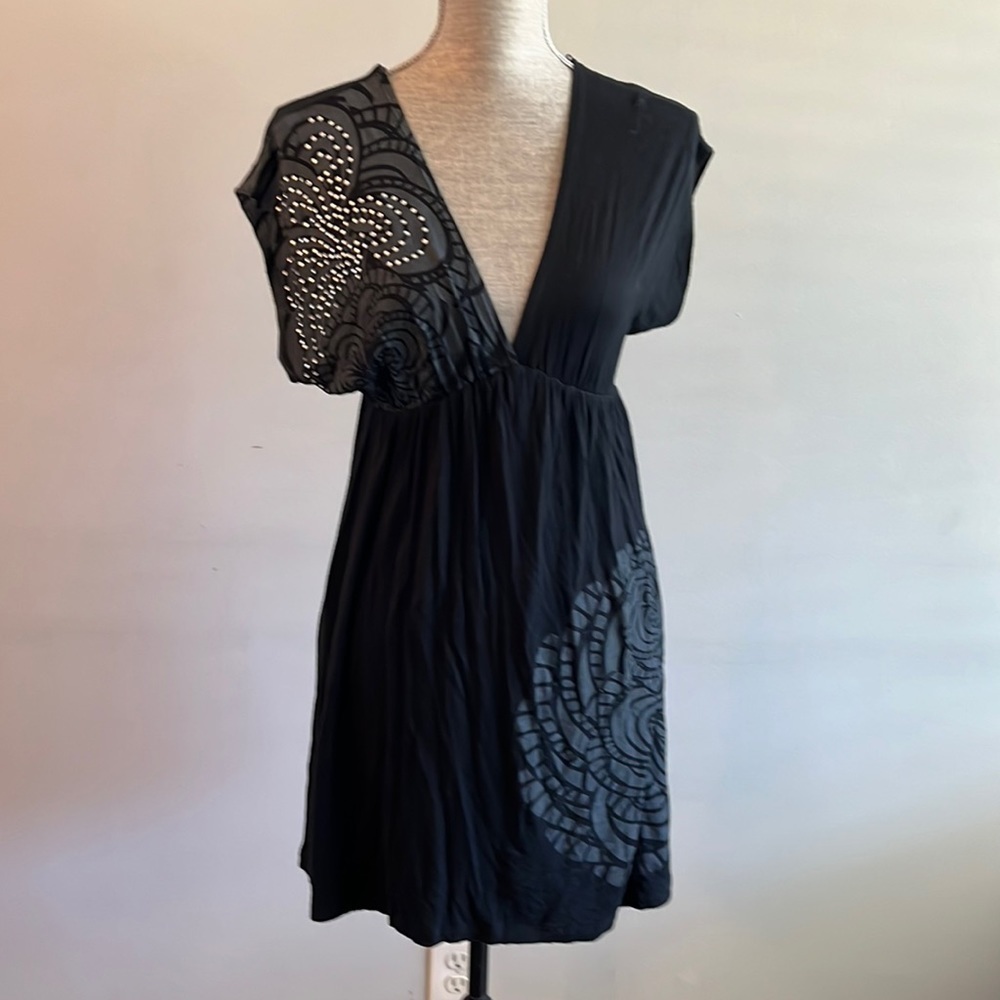 Tres Bien v- neck dress black and grey with rose details and beading.  Size Med.